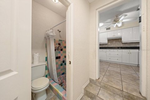 House in Belleair, Florida 3 bedrooms, 138.7 sq.m. № 2210984 - photo 26