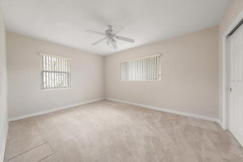 House in Belleair, Florida 3 bedrooms, 138.7 sq.m. № 2210984 - photo 16
