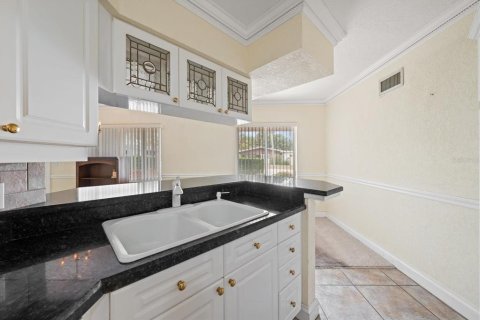 House in Belleair, Florida 3 bedrooms, 138.7 sq.m. № 2210984 - photo 11