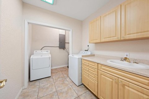House in Belleair, Florida 3 bedrooms, 138.7 sq.m. № 2210984 - photo 29