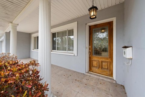 House in Belleair, Florida 3 bedrooms, 138.7 sq.m. № 2210984 - photo 2