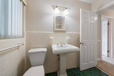 House in Belleair, Florida 3 bedrooms, 138.7 sq.m. № 2210984 - photo 24