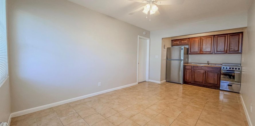 Townhouse in Pompano Beach, Florida 1 bedroom, 46.45 sq.m. № 2088317
