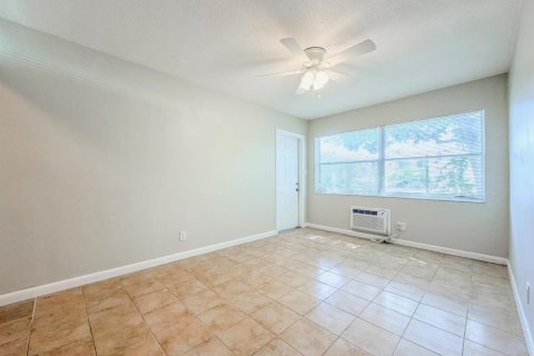 Townhouse in Pompano Beach, Florida 1 bedroom, 46.45 sq.m. № 2088317 - photo 4