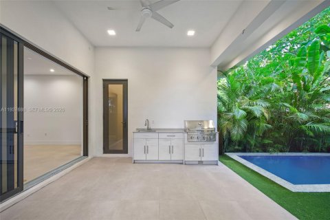 Adosado en venta en Miami, Florida, 4 dormitorios, 225.2 m2 № 1996853 - foto 12