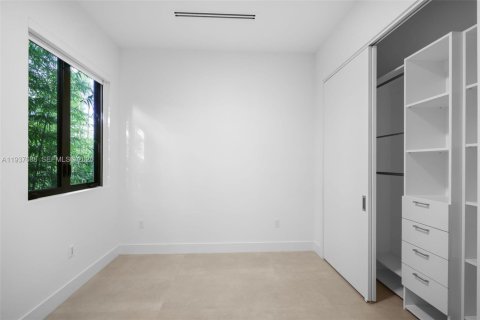 Adosado en venta en Miami, Florida, 4 dormitorios, 225.2 m2 № 1996853 - foto 28