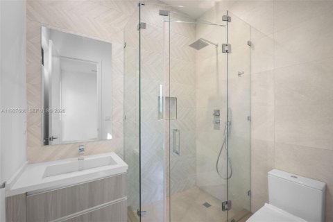 Adosado en venta en Miami, Florida, 4 dormitorios, 225.2 m2 № 1996853 - foto 26