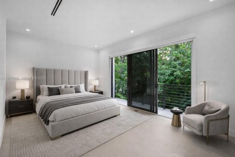 Adosado en venta en Miami, Florida, 4 dormitorios, 225.2 m2 № 1996853 - foto 15