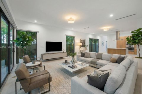 Adosado en venta en Miami, Florida, 4 dormitorios, 225.2 m2 № 1996853 - foto 6