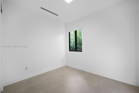 Adosado en venta en Miami, Florida, 4 dormitorios, 225.2 m2 № 1996853 - foto 23