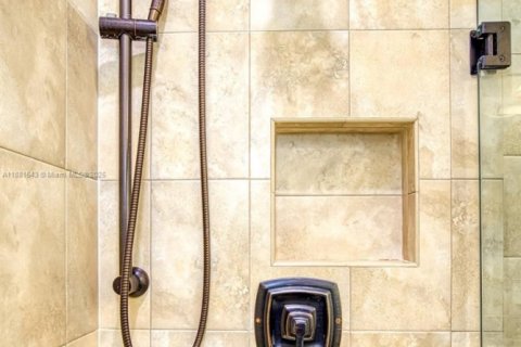 Townhouse in Hollywood, Florida 3 bedrooms, 132.01 sq.m. № 1925439 - photo 24