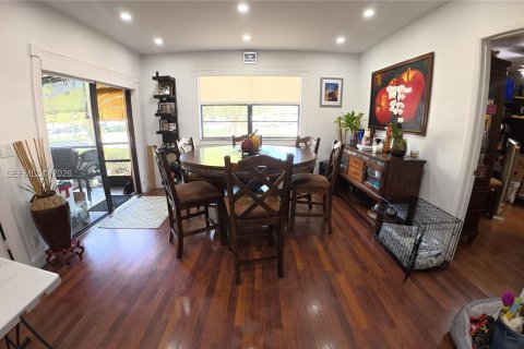 Condominio en alquiler en Coral Springs, Florida, 3 dormitorios, 109.53 m2 № 2064241 - foto 2