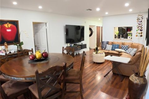 Condominio en alquiler en Coral Springs, Florida, 3 dormitorios, 109.53 m2 № 2064241 - foto 14