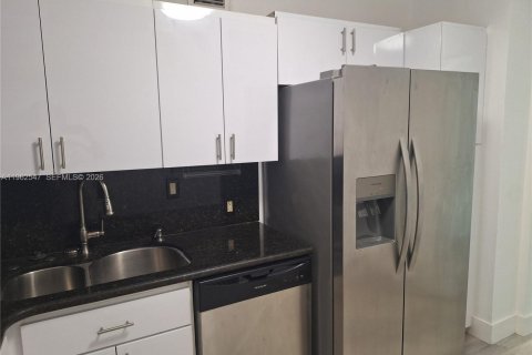 Copropriété à louer à Sunny Isles Beach, Floride: 2 chambres, 141.3 m2 № 2024082 - photo 11