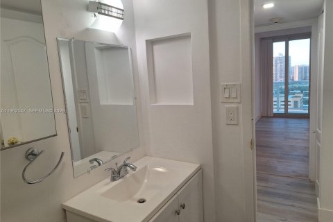 Copropriété à louer à Sunny Isles Beach, Floride: 2 chambres, 141.3 m2 № 2024082 - photo 19