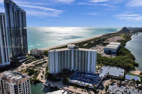 Condo à Sunny Isles Beach, Floride, 2 chambres  № 2024082