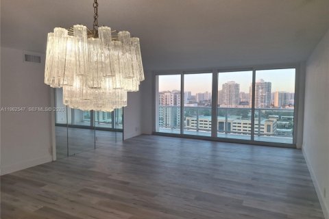 Copropriété à louer à Sunny Isles Beach, Floride: 2 chambres, 141.3 m2 № 2024082 - photo 7