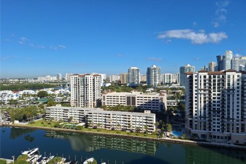 Copropriété à louer à Sunny Isles Beach, Floride: 2 chambres, 141.3 m2 № 2024082 - photo 5