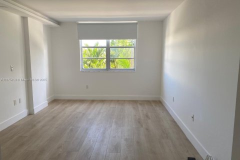 Condo in Sunny Isles Beach, Florida, 2 bedrooms № 1926681 - photo 22