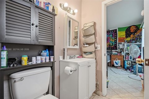House in Port St. Lucie, Florida 3 bedrooms, 122.63 sq.m. № 2428190 - photo 29