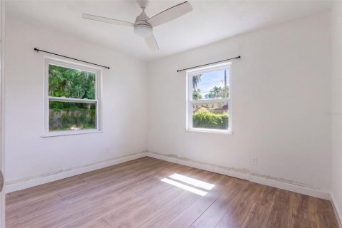 House in Longwood, Florida 3 bedrooms, 90.58 sq.m. № 2391590 - photo 14