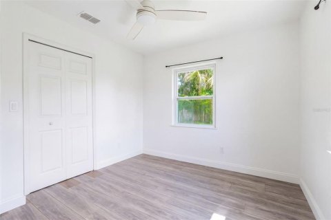 House in Longwood, Florida 3 bedrooms, 90.58 sq.m. № 2391590 - photo 13