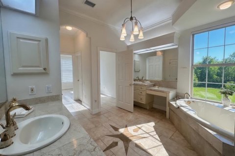 House in Venice, Florida 4 bedrooms, 368.73 sq.m. № 2093482 - photo 17