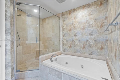 Condo in Fort Lauderdale, Florida, 2 bedrooms № 1986138 - photo 26