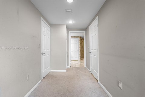 Condo in Fort Lauderdale, Florida, 2 bedrooms № 1986138 - photo 24