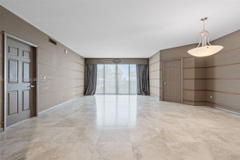 Condo in Fort Lauderdale, Florida, 2 bedrooms № 1986138 - photo 4