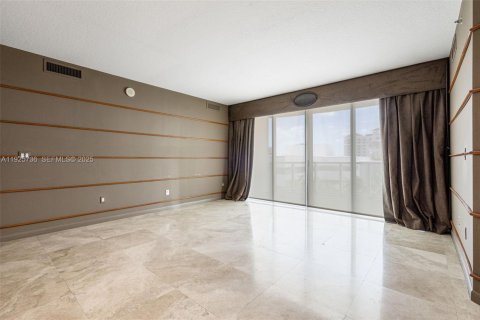 Condo in Fort Lauderdale, Florida, 2 bedrooms № 1986138 - photo 8