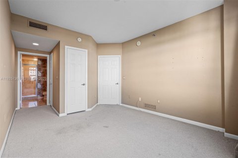 Condo in Fort Lauderdale, Florida, 2 bedrooms № 1986138 - photo 19