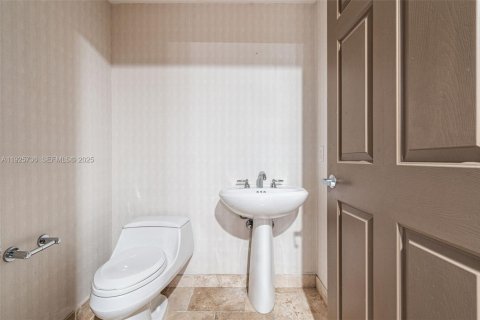 Condo in Fort Lauderdale, Florida, 2 bedrooms № 1986138 - photo 17