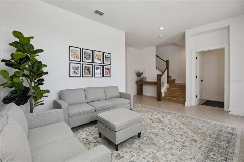 Villa ou maison à vendre à Apopka, Floride: 3 chambres, 191.66 m2 № 2421828 - photo 4