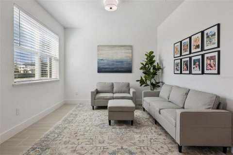 Villa ou maison à vendre à Apopka, Floride: 3 chambres, 191.66 m2 № 2421828 - photo 5