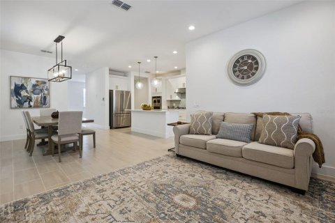 Villa ou maison à vendre à Apopka, Floride: 3 chambres, 191.66 m2 № 2421828 - photo 14