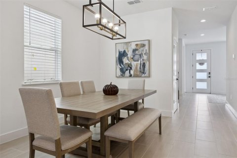Villa ou maison à vendre à Apopka, Floride: 3 chambres, 191.66 m2 № 2421828 - photo 7