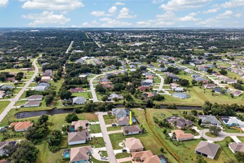 Villa ou maison à vendre à Punta Gorda, Floride: 4 chambres, 168.34 m2 № 2410112 - photo 2