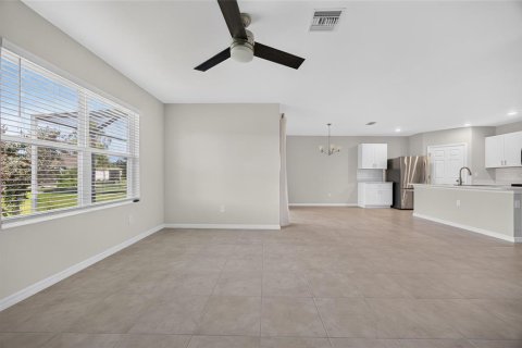 Villa ou maison à vendre à Punta Gorda, Floride: 4 chambres, 168.34 m2 № 2410112 - photo 4