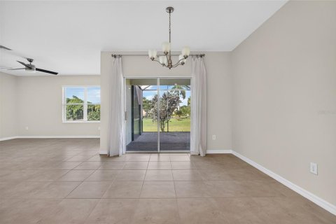 Villa ou maison à vendre à Punta Gorda, Floride: 4 chambres, 168.34 m2 № 2410112 - photo 11