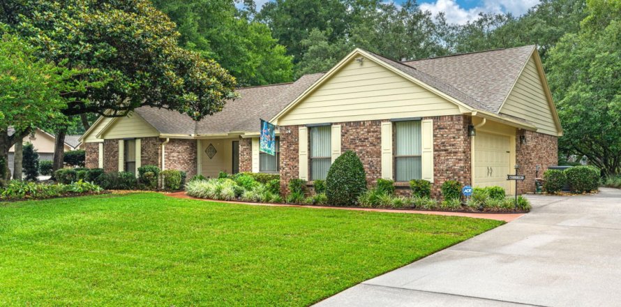 House in Niceville, Florida 3 bedrooms, 231.98 sq.m. № 590116
