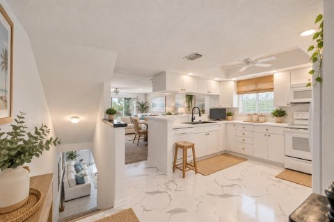 Touwnhouse à vendre à Seminole, Floride: 3 chambres, 201.97 m2 № 2402803 - photo 13
