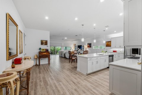 Casa en venta en Port St. Lucie, Florida, 3 dormitorios, 237.27 m2 № 2422874 - foto 7