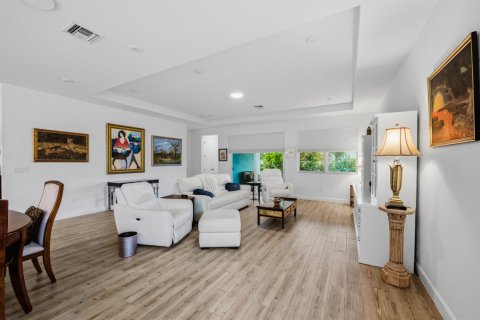 Casa en venta en Port St. Lucie, Florida, 3 dormitorios, 237.27 m2 № 2422874 - foto 19