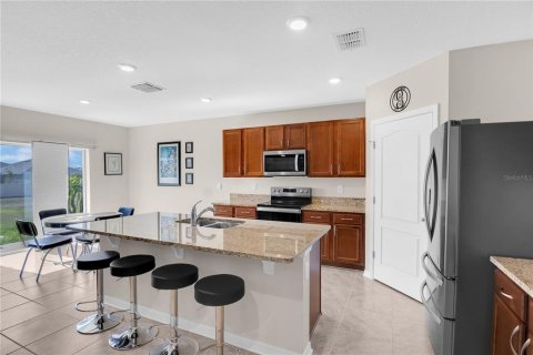 Casa en venta en Winter Haven, Florida, 5 dormitorios, 250.46 m2 № 2222979 - foto 7