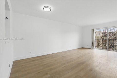 Condo in Miramar, Florida, 2 bedrooms  № 1868517 - photo 7