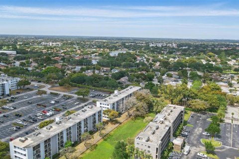 Condo in Miramar, Florida, 2 bedrooms  № 1868517 - photo 4