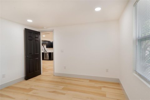 Casa en alquiler en Largo, Florida, 3 dormitorios, 98.2 m2 № 1913582 - foto 8