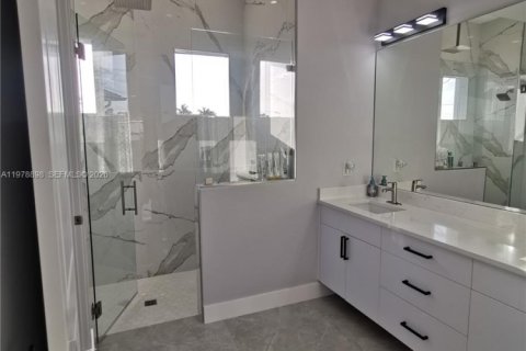 Casa en venta en Cape Coral, Florida, 4 dormitorios, 169.27 m2 № 2047494 - foto 30