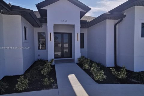 Casa en venta en Cape Coral, Florida, 4 dormitorios, 169.27 m2 № 2047494 - foto 3